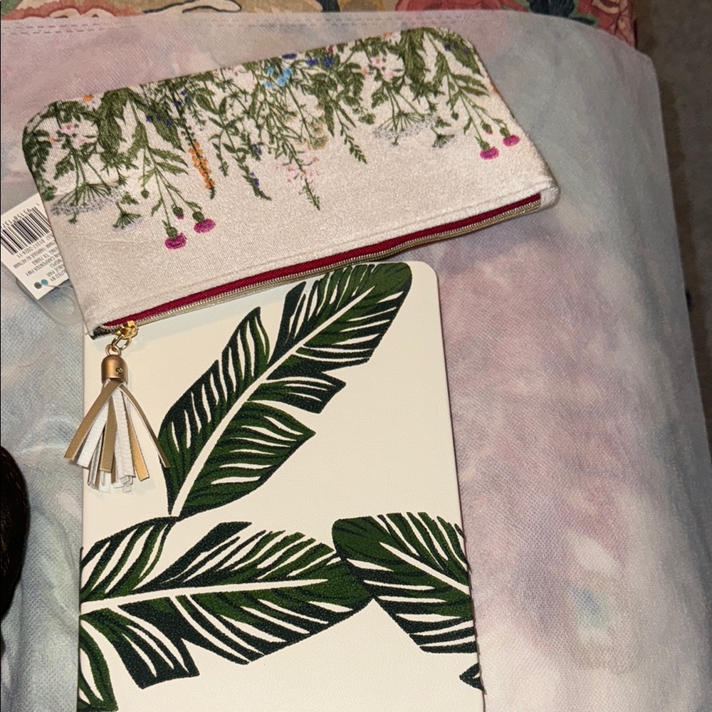 Floral Embroidered Clutch